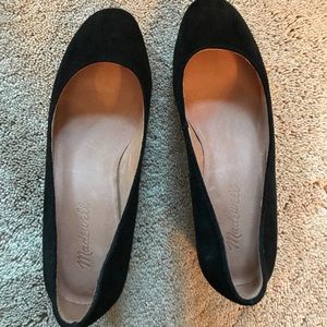 Madewell Ella Pump in Suede Black 7